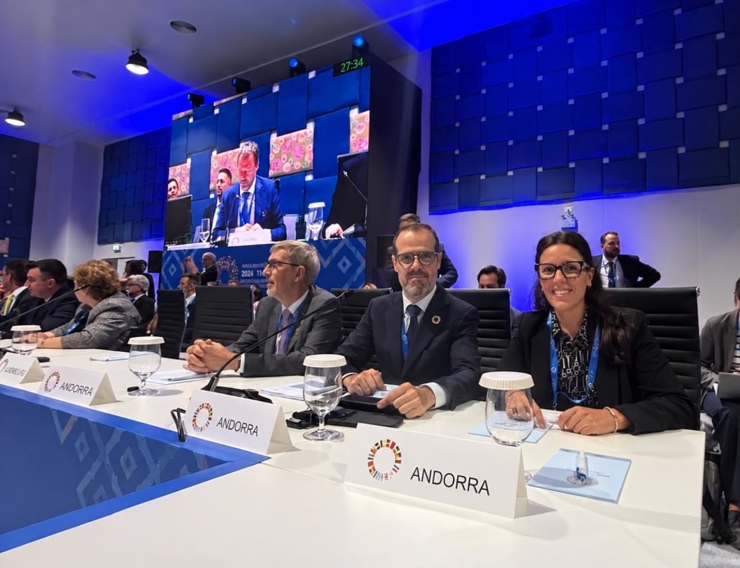 La secretària d’Estat d’Afers Financers Internacionals, Lorena Jordana, i el director general de l’Autoritat Financera Andorrana (AFA), David Cerqueda.